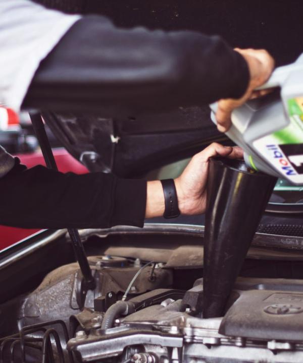 Oil and Oil Filter Change in Finestrat, Alicante | Autograph BVS