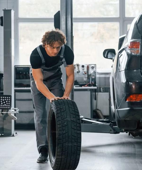 Tire Mounting and Balancing in Alicante — Autograph BVS