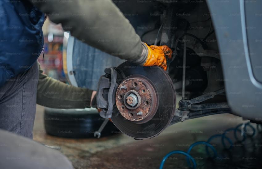 Brake Pad Replacement in Alicante — Autograph BVS