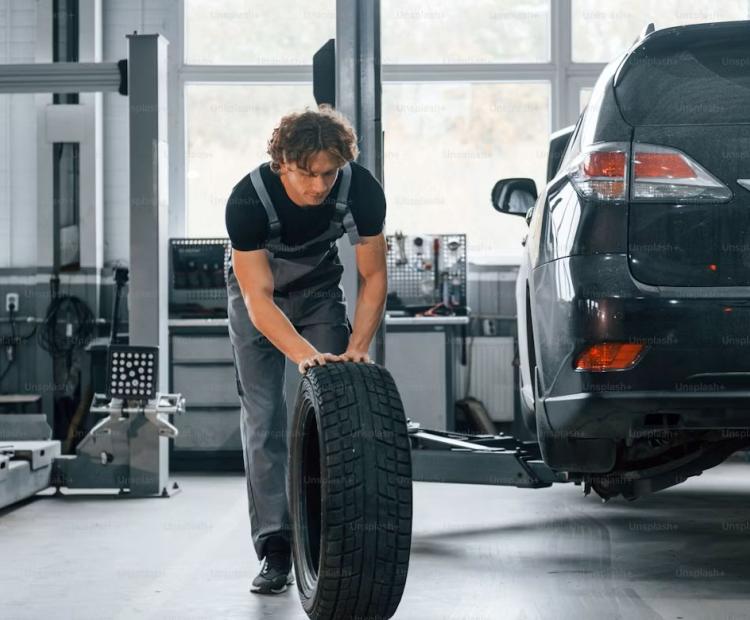 Tire Mounting and Balancing in Alicante — Autograph BVS